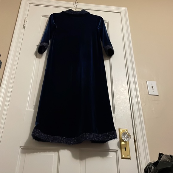 Cozi Kidz Velvet Robe - Picture 2 of 4